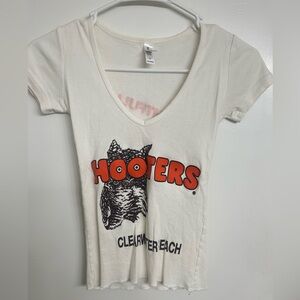 Hooters short sleeve top